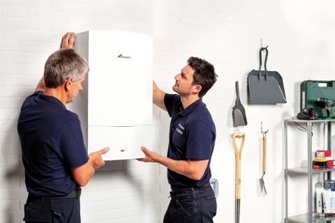 Worcester_Bosch_CDi_Classic_Installers_Fitting_In_Garage Worcester_Bosch_CDi_Classic_Installers_Fitting_In_Garage